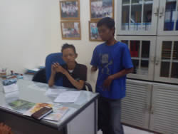Pak Gilang dan Pak Eko Sekretariant POPTI Jakarta