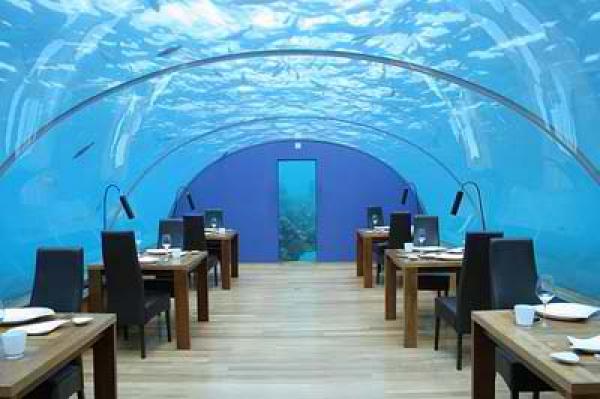 Restoran di bawah laut